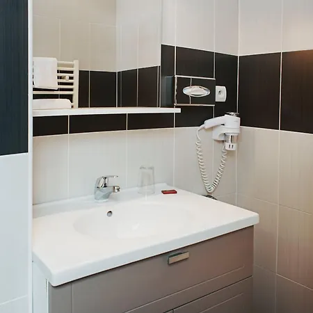 Savoy Szálloda 3*
