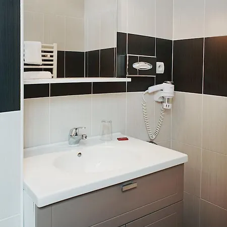 Savoy Hotel 3*